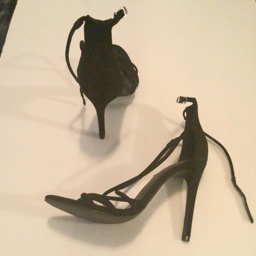 Steve Madden Signature Heels Practically Brand New - image 3